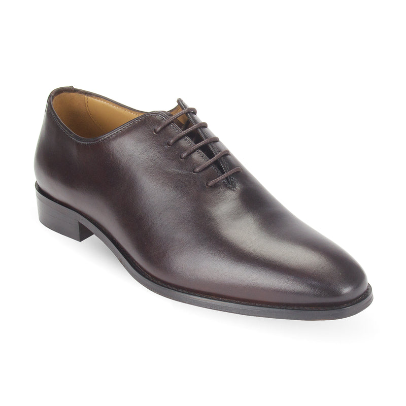  Explore the Belmont Leather Wholecut Oxford Shoe by Pavers England. Formal laced shoes for men perfect for mens shoes collection. Toledo brown shoes. Buy now!