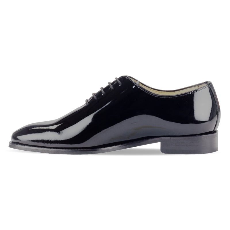 Explore the Belmont Leather Wholecut Oxford Shoe by Pavers England. Formal laced shoes for men perfect for mens shoes collection. Patent Black shoes. Buy now!