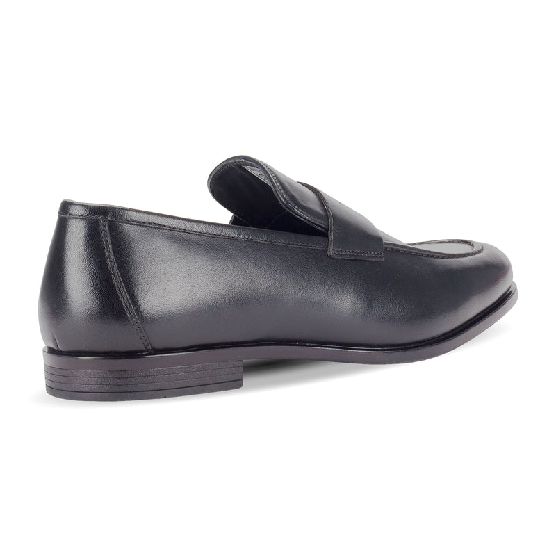 Shop the Lucien Gentry Formal Penny Loafer by Pavers England. These stylish leather loafer shoes are ideal formal loafers for men. Perfect mens shoes. Black shoes. Buy now!