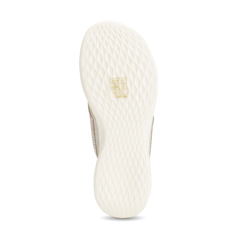 Discover the Donelle vista shine toepost sandal by Pavers England. Perfect shoes for women and stylish ladies shoes. Beige color. Shop now!