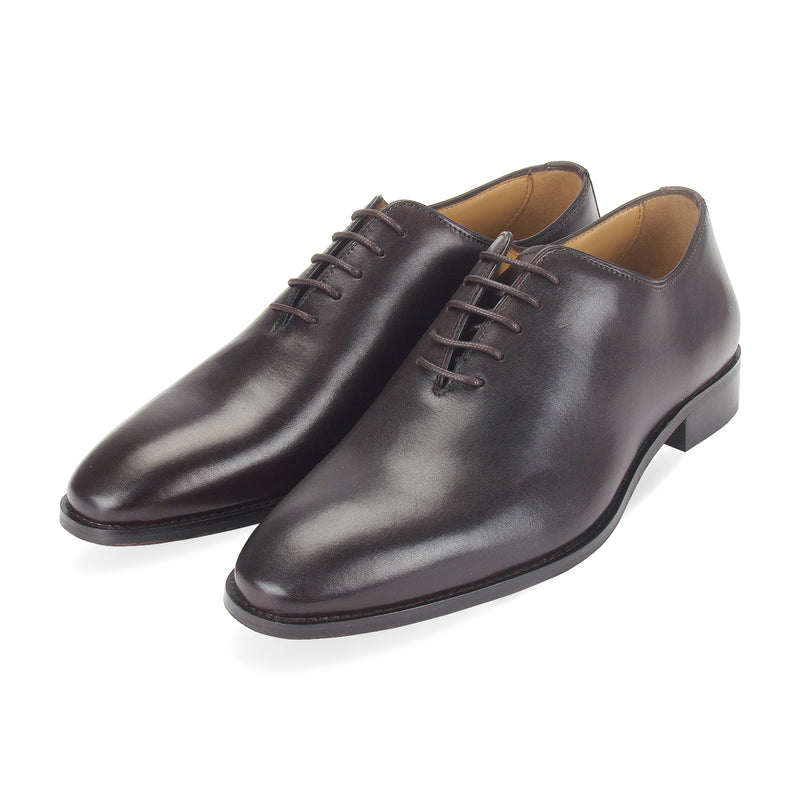  Explore the Belmont Leather Wholecut Oxford Shoe by Pavers England. Formal laced shoes for men perfect for mens shoes collection. Toledo brown shoes. Buy now!