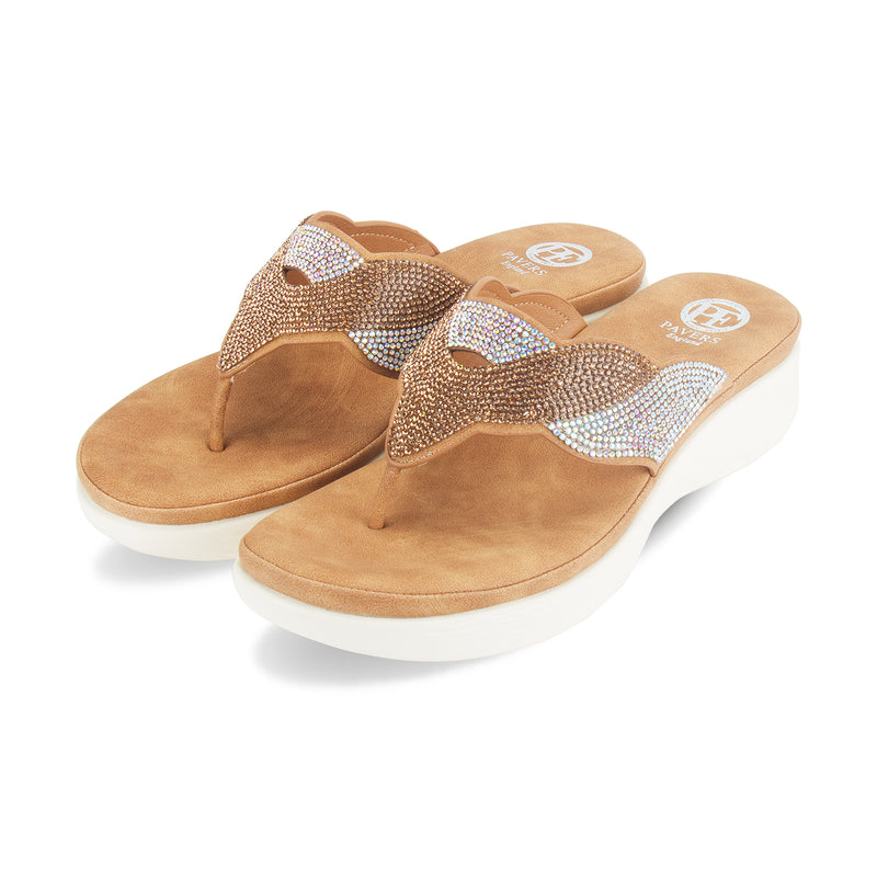 Discover the Donelle vista shine toepost sandal by Pavers England. Perfect shoes for women and stylish ladies shoes. Brown color. Shop now!