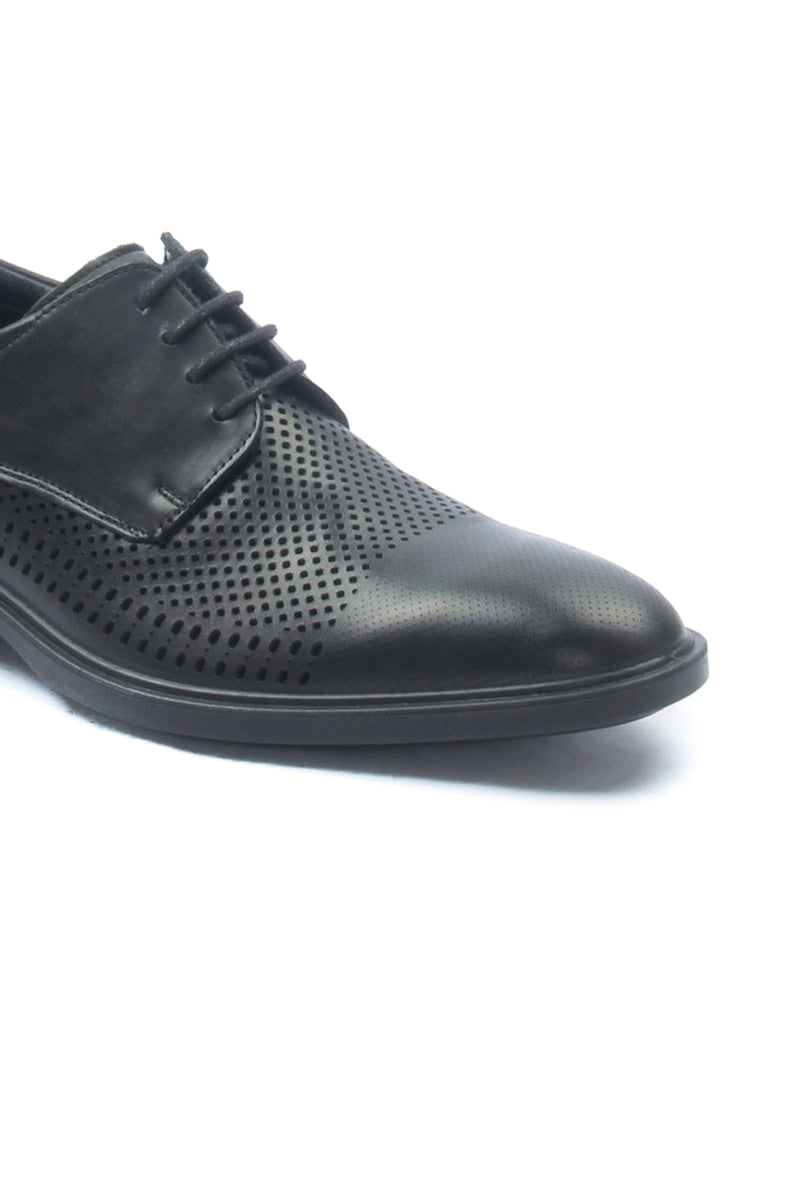 Men’s textured leather lace-up shoes with low heel - Black - Laced Shoes - Pavers England