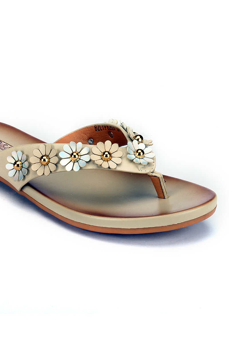 Chic Floral Toepost for Women - Beige - Pavers England