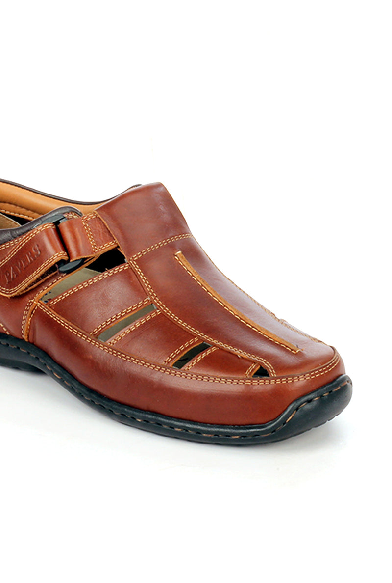 Men’s leather sandals with Velcro fastening