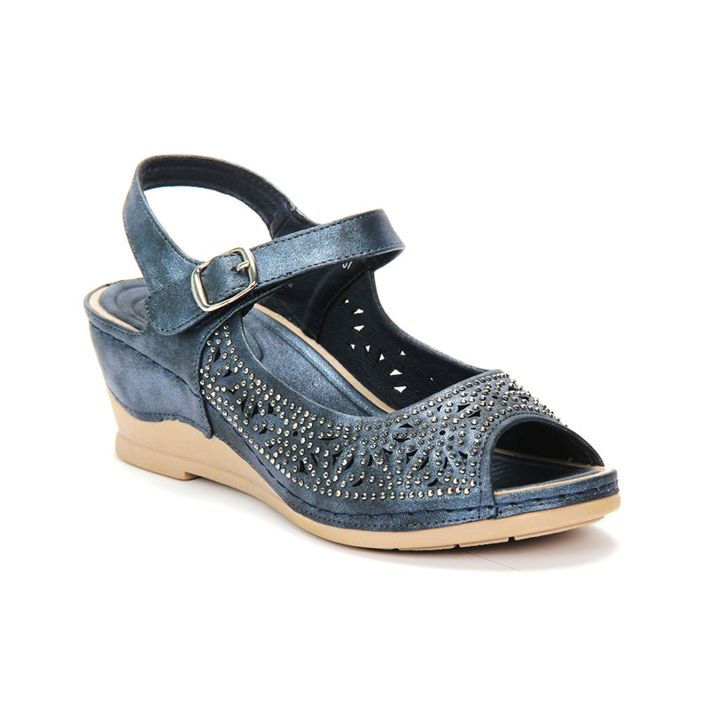 Sandal wedges with buckle fastening for women